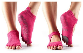 Illustration for article titled Shop and Sweat With These Breast-Cancer-Awareness Supporters